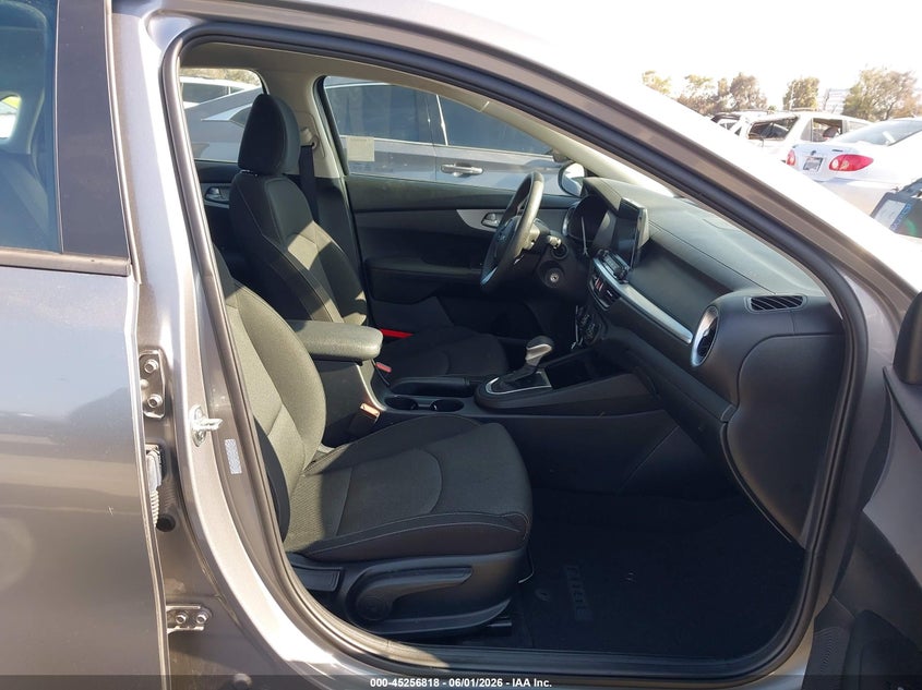 2024 KIA FORTE auction photo 5