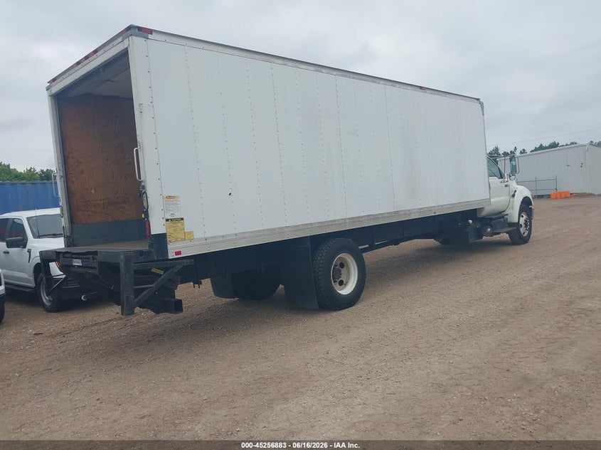 2011 FORD F-750 auction photo 4