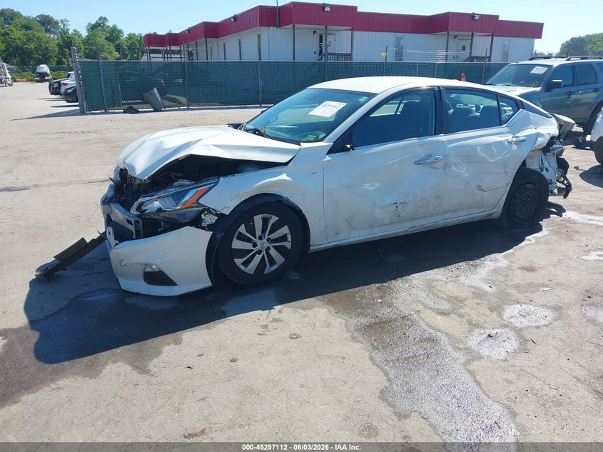 2020 NISSAN ALTIMA auction photo 2