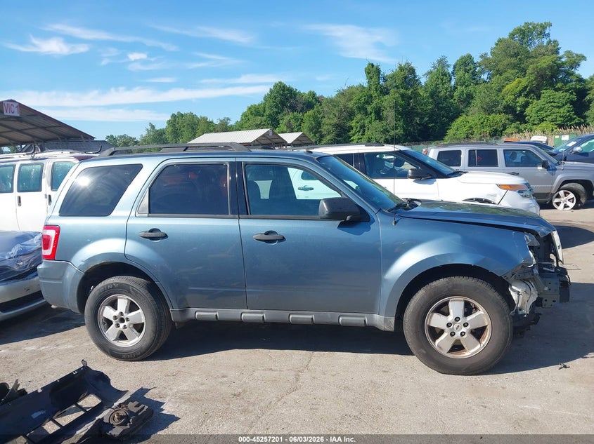 1FMCU0DG4CKB30862 2012 Ford Escape 3.0 Xlt blue