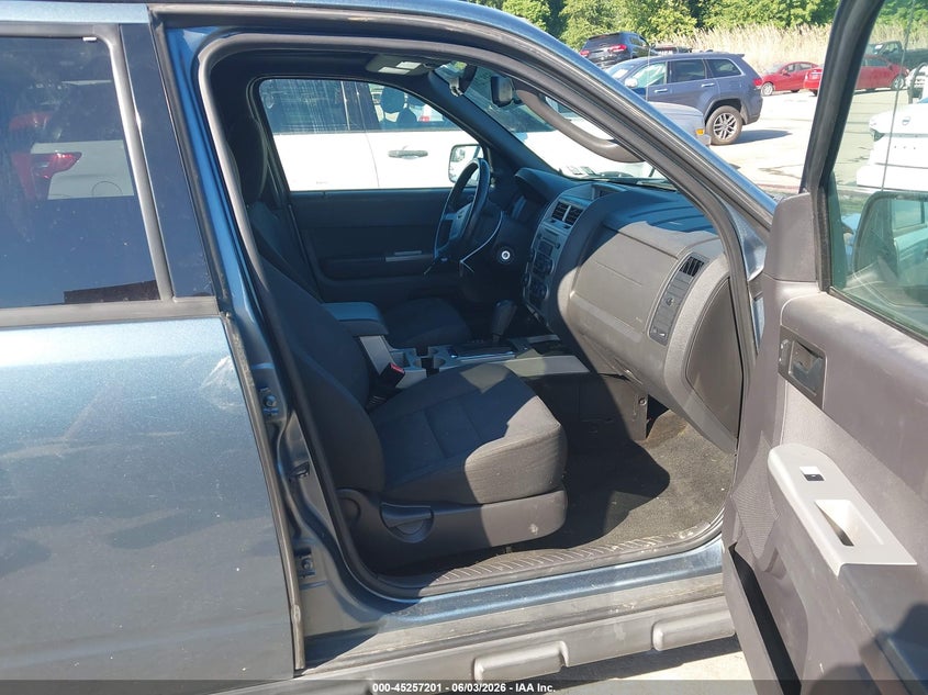 2012 FORD ESCAPE auction photo 5