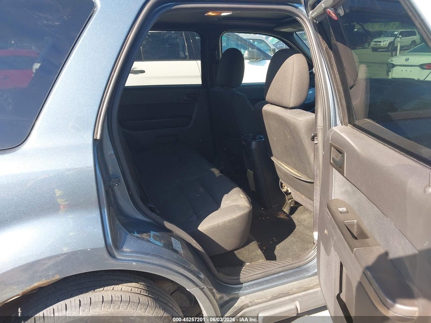 2012 FORD ESCAPE auction photo 8