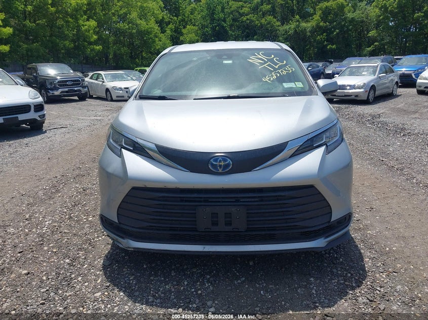 2021 Toyota Sienna Le VIN: 5TDKSKFC8MS006227 Lot: 45257235