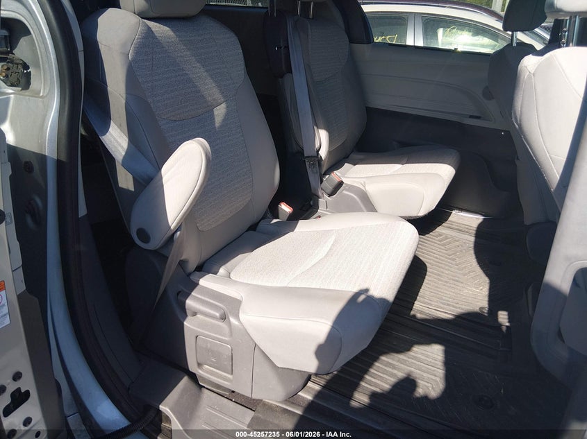 2021 Toyota Sienna Le VIN: 5TDKSKFC8MS006227 Lot: 45257235
