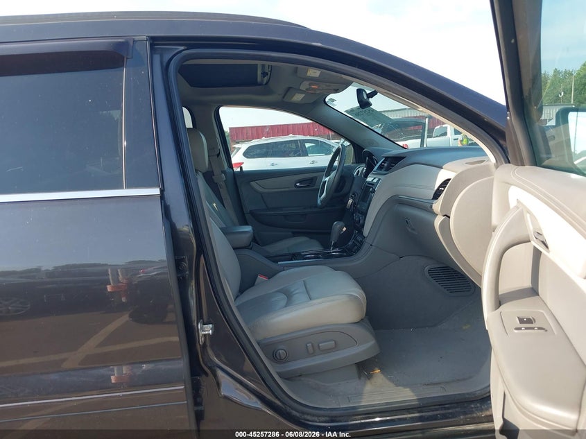 2015 CHEVROLET TRAVERSE auction photo 5