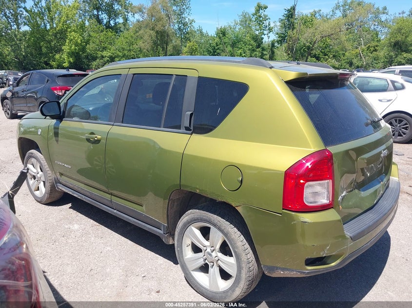 1C4NJDBB2CD554761 2012 Jeep Compass 2.4 Sport green