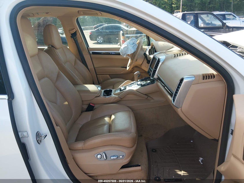 2014 PORSCHE CAYENNE auction photo 5