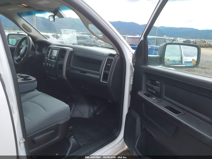 2019 RAM 1500 CLASSIC auction photo 5