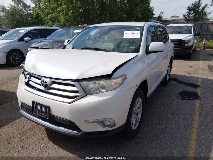Vin: 5tdzk3eh3bs032328, lot: 45755455, toyota highlander base v6 20112