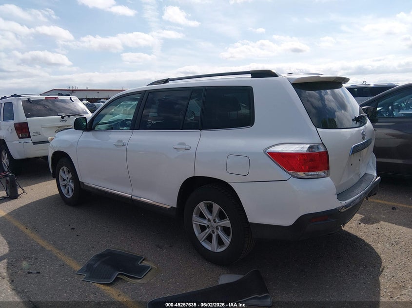 Vin: 5tdzk3eh3bs032328, lot: 45755455, toyota highlander base v6 20113