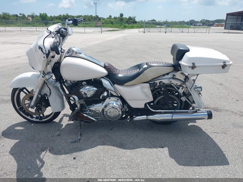2009 Harley-Davidson Flhx VIN: 1HD1KB4149Y682228 Lot: 45257698