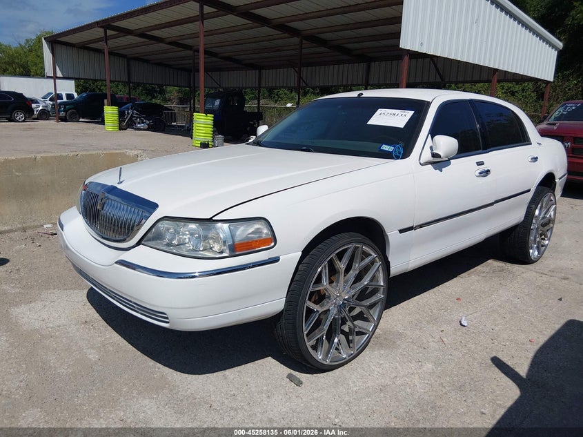 2LNHM82V19X630327 2009 Lincoln Town Car Signature Limited photo 1