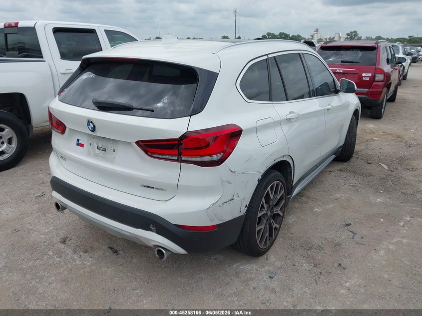 2022 BMW X1 2.0L I-4 DI, DOHC, V(VIN: WBXJG9C05N5V07814