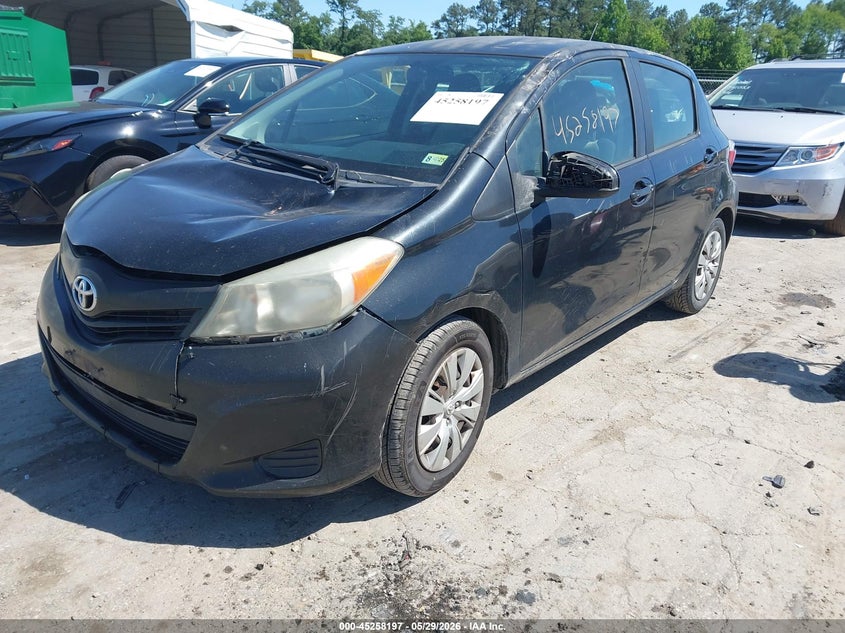 Vin: jtdktud35dd551177, lot: 45756016, toyota yaris le 20132