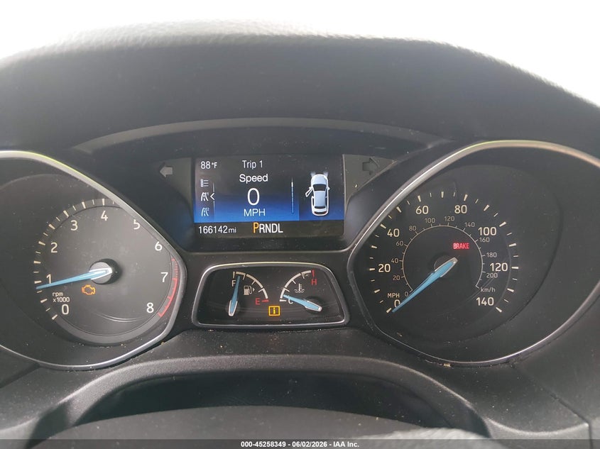 VIN 1FADP3F22JL220365 2018 FORD FOCUS SE