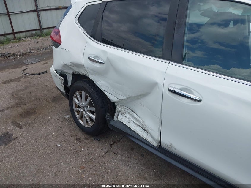 VIN KNMAT2MT6KP518877 2019 NISSAN ROGUE SV