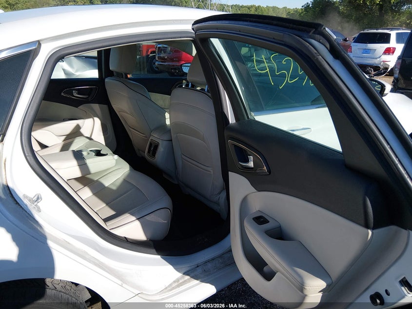 2015 Chrysler 200 C VIN: 1C3CCCCB6FN640958 Lot: 45258363