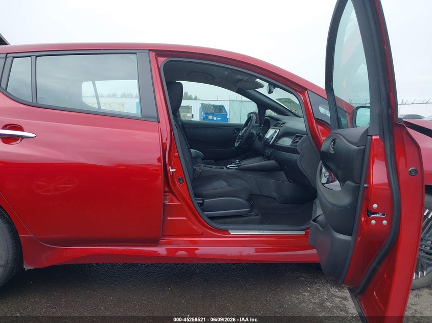 2023 NISSAN LEAF auction photo 5