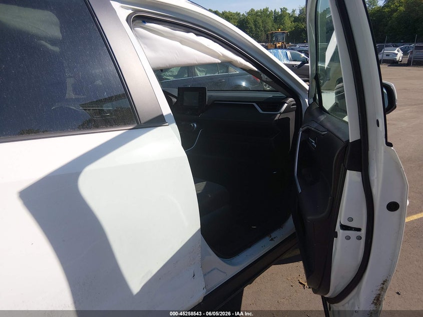2022 TOYOTA RAV4 auction photo 5