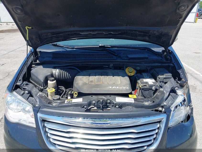 2016 Chrysler Town & Country Touring-L Anniversary Edition VIN: 2C4RC1CGXGR207606 Lot: 45258620