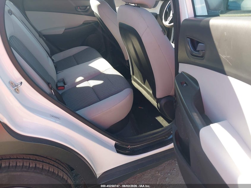 2022 HYUNDAI KONA auction photo 8