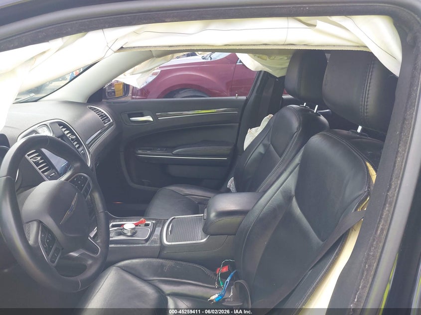 2017 CHRYSLER 300 auction photo 5