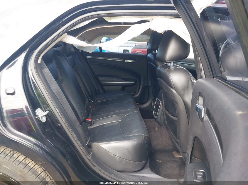 2017 CHRYSLER 300 auction photo 8