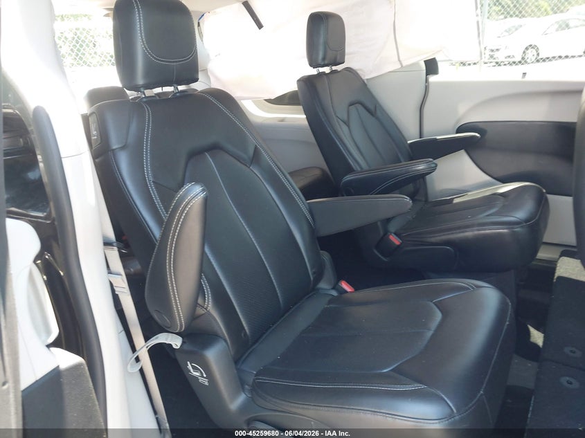 2023 Chrysler Pacifica Touring L VIN: 2C4RC1BG1PR601304 Lot: 45259680