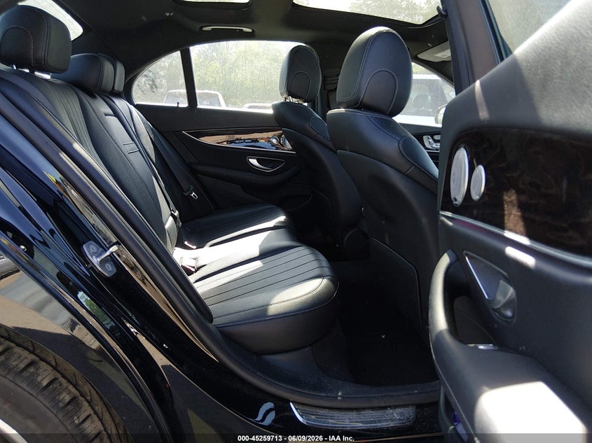 MERCEDES-BENZ E 300 - zdjęcie 8