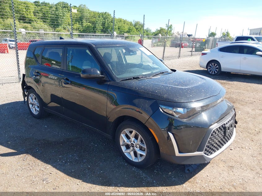 Vin: kndj23au3p7880842, lot: 45757713, kia soul lx 2023 img_1