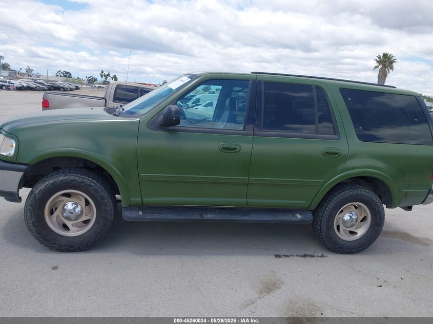 1998 Ford Expedition Eddie Bauer/Xlt VIN: 1FMPU18L8WLB46138 Lot: 45260034