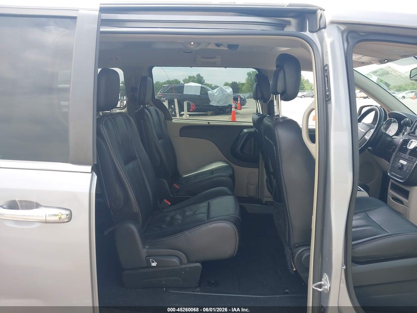 2015 Chrysler Town & Country Touring VIN: 2C4RC1BG5FR562652 Lot: 45260068