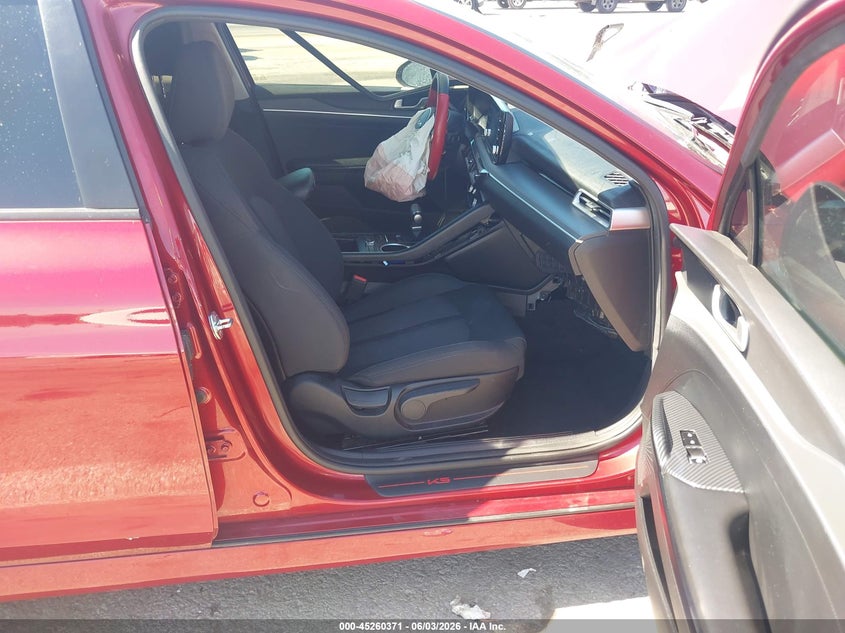 2023 KIA K5 auction photo 5