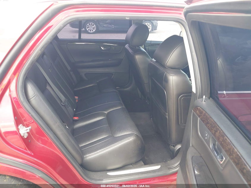 2011 CADILLAC DTS auction photo 8
