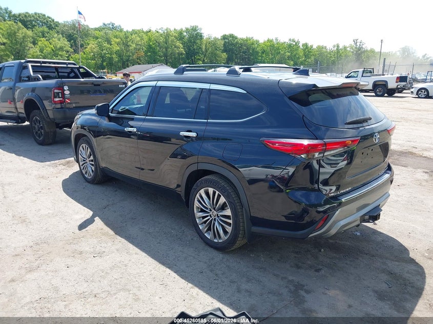 VIN 5TDFZRBH0MS064811 2021 TOYOTA HIGHLANDER PLATINUM