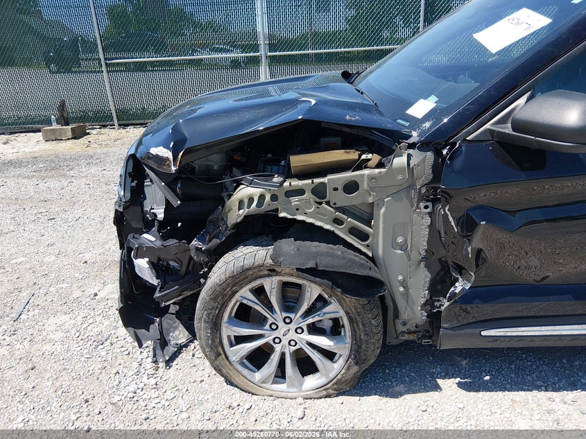 2020 FORD EXPLORER auction photo 6
