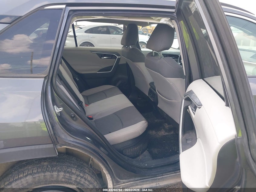 VIN 2T3RWRFV9KW027466 2019 TOYOTA RAV4 HYBRID XLE
