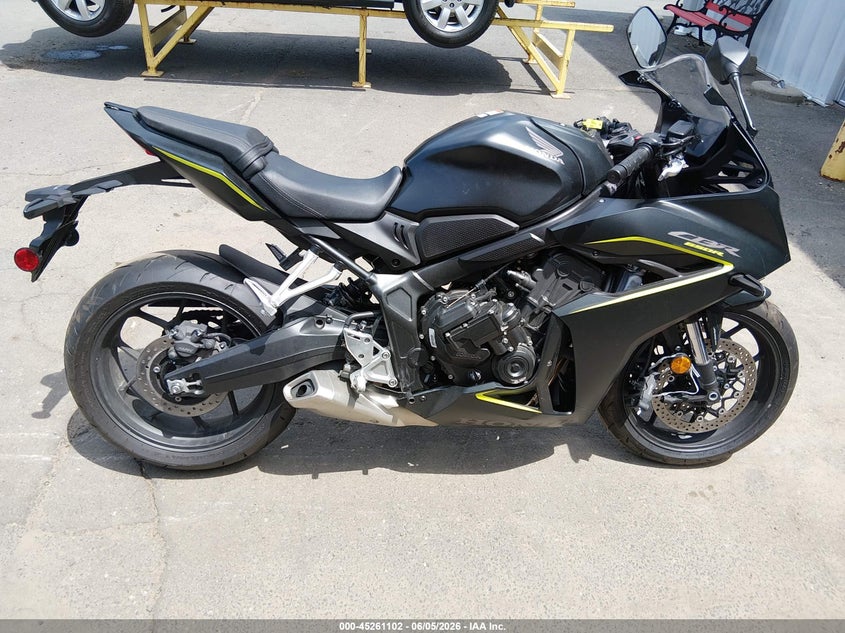 2026 Honda Cbr650 R VIN: MLHRH1556T5200458 Lot: 45261102
