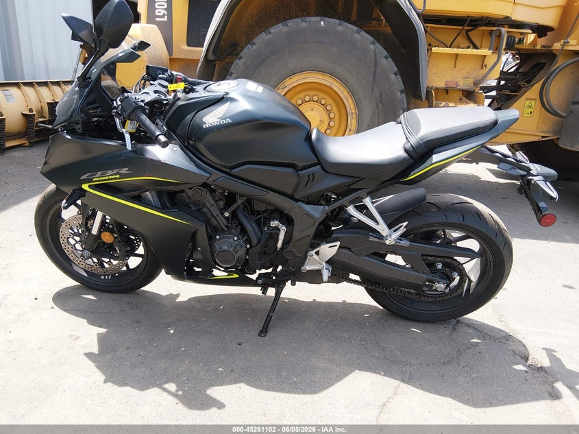 2026 Honda Cbr650 R VIN: MLHRH1556T5200458 Lot: 45261102