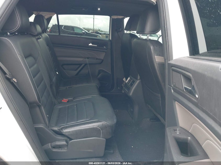 2022 Volkswagen Atlas Cross Sport 3.6L V6 Sel Premium R-Line VIN: 1V2FE2CA4NC221570 Lot: 45261121