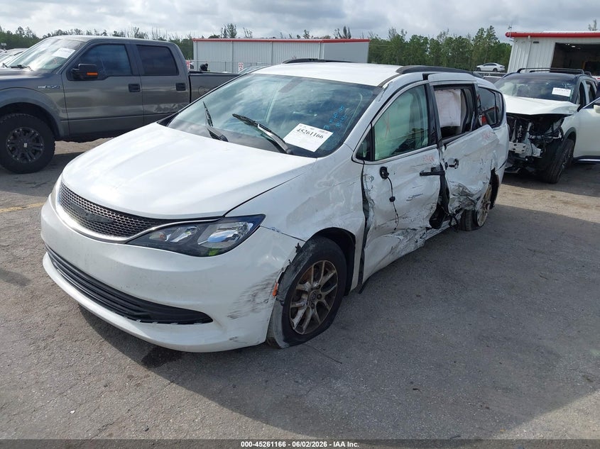 Vin: 2c4rc1dg5lr163362, lot: 45758986, chrysler voyager lxi 20202