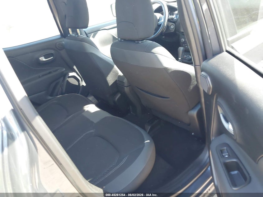 2023 Jeep Renegade Latitude 4X4 VIN: ZACNJDB10PPP18620 Lot: 45261254