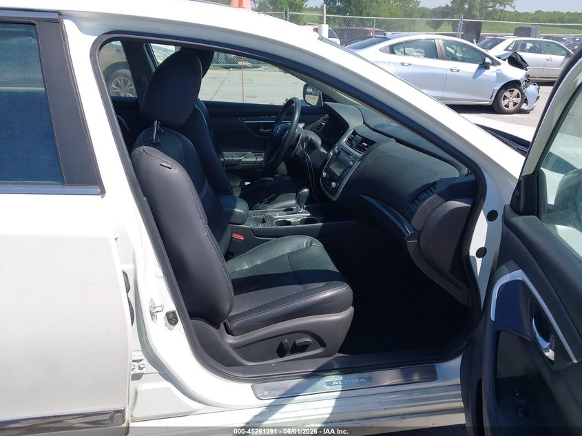 2016 NISSAN ALTIMA auction photo 5