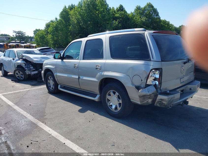 2004 CADILLAC ESCALADE auction photo 3