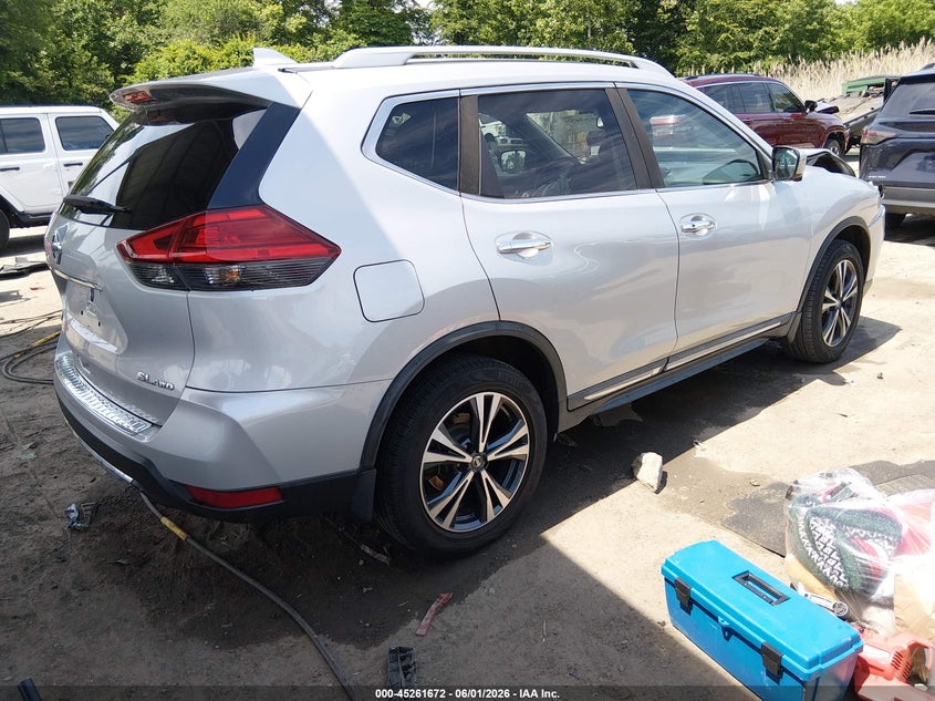 VIN: 5N1AT2MVXHC773240 2017 NISSAN ROGUE SL