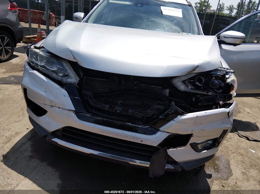 VIN: 5N1AT2MVXHC773240 2017 NISSAN ROGUE SL