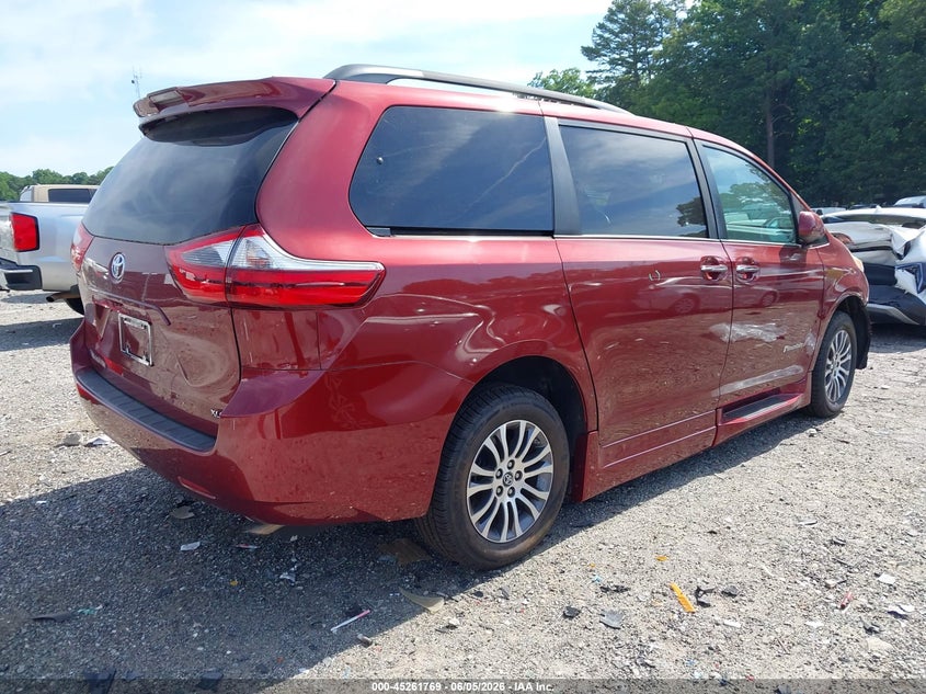 2020 TOYOTA SIENNA auction photo 4