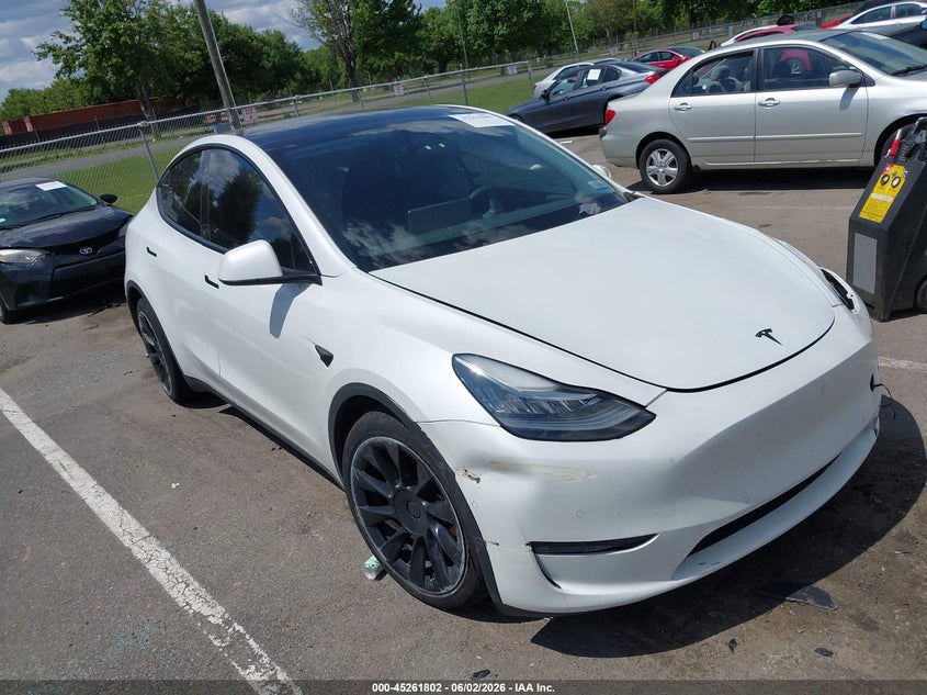 TESLA MODEL Y - zdjęcie 1