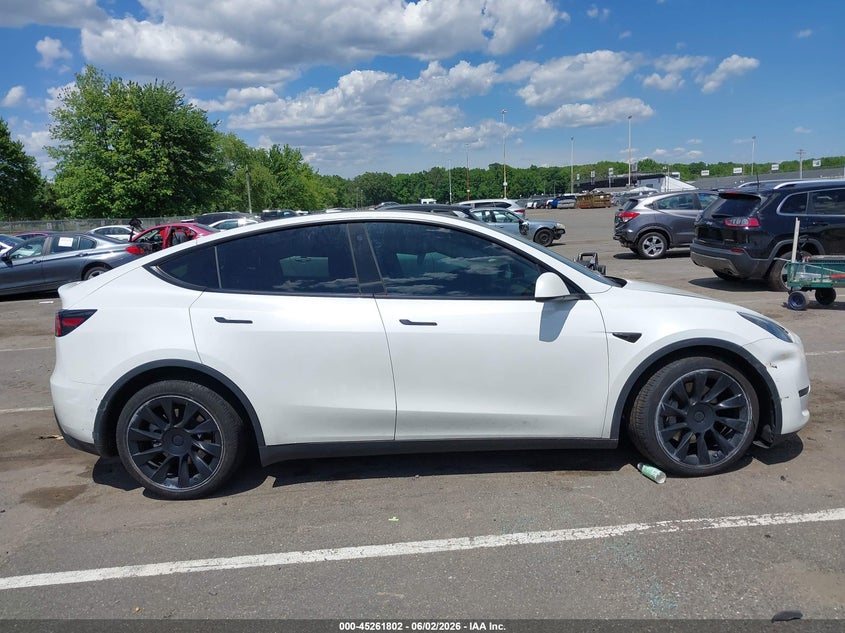 TESLA MODEL Y - zdjęcie 12