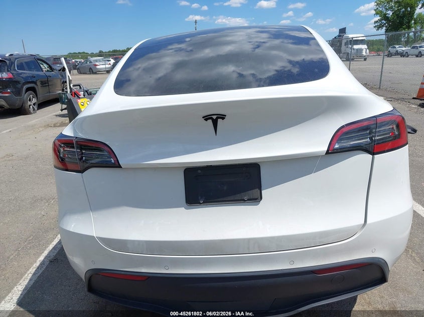 TESLA MODEL Y - zdjęcie 15